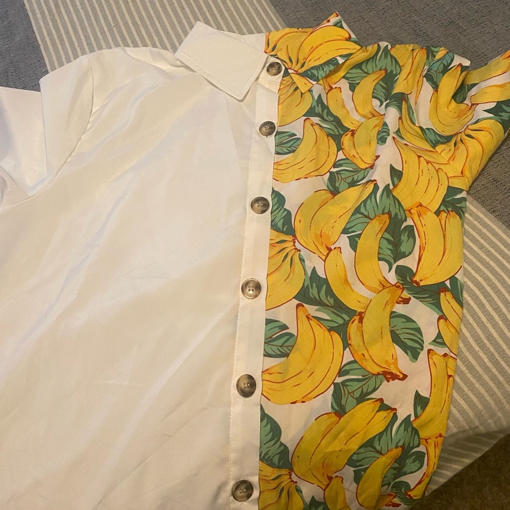 ✨Banana button up shirt ✨